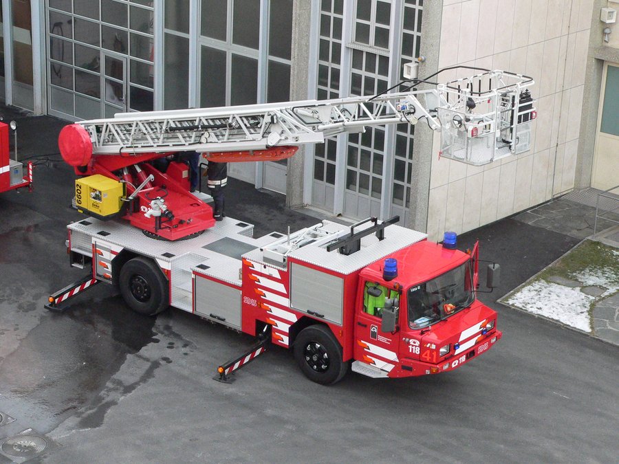 Was man bei der Beschaffung von Feuerwehrautos über Politik lernen kann
